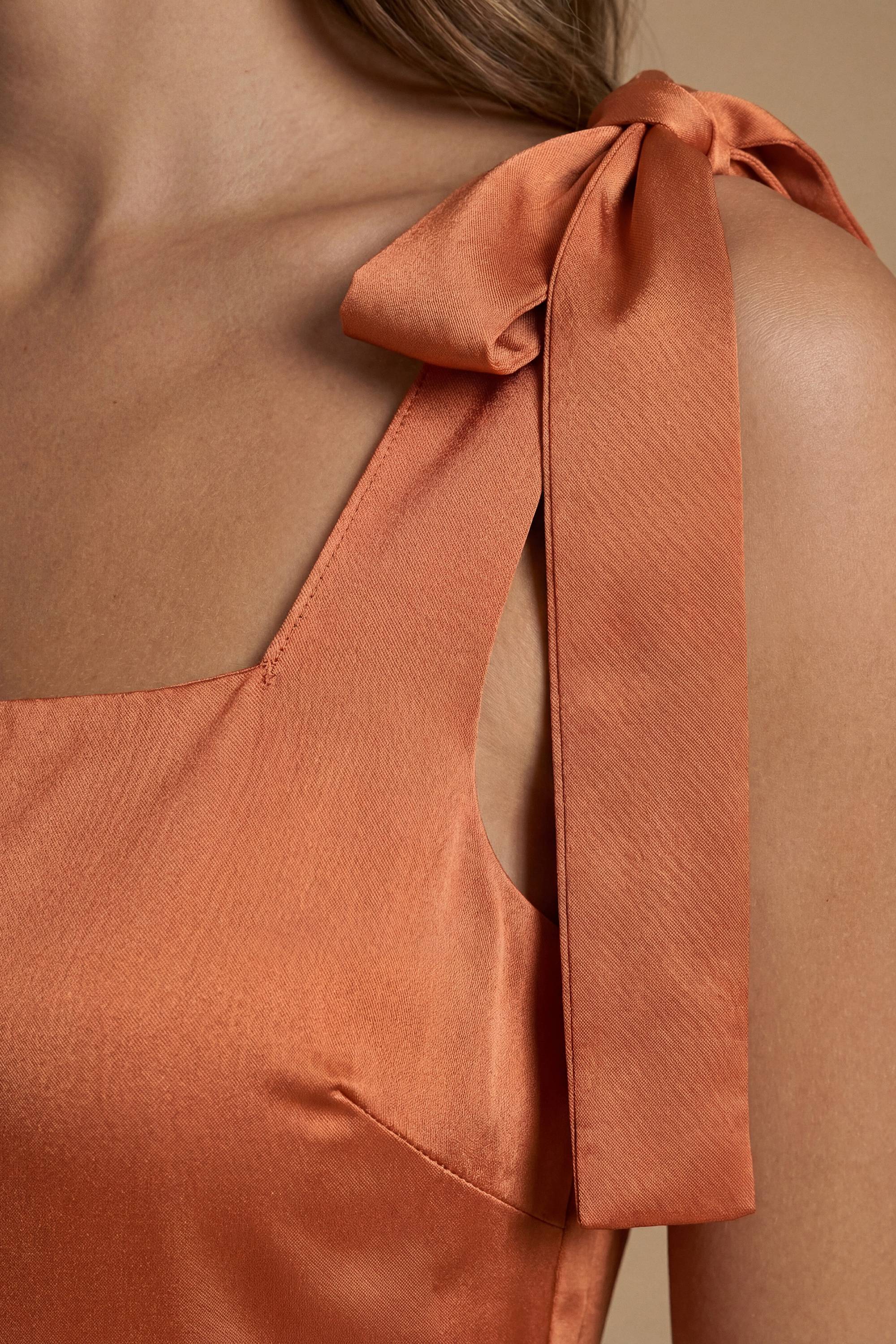 Oasis Robe De Demoiselle D'honneur Midi Satinée Rouille À Épaules Nouées