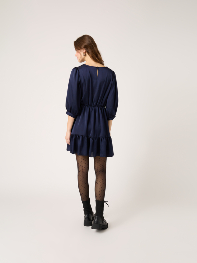 Robe courte satinée