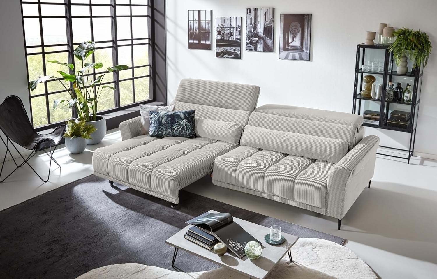 Big-Sofa >Wolve< in taupe, 2 elektrische XXL-Sitztiefenverstellungen, Nosagunterfederung, Polyätherschaum, 2 manuell verstellbare Kopfteile, inkl. 2 Zierkissen (Nierenkissen), 280x108x118 cm (BxHxT)