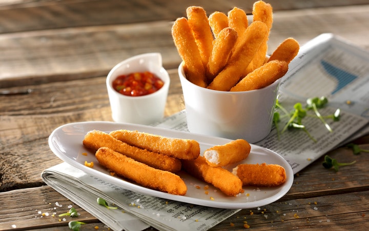 Hähnchen Frites: Hähnchenbrust in Stäbchenform