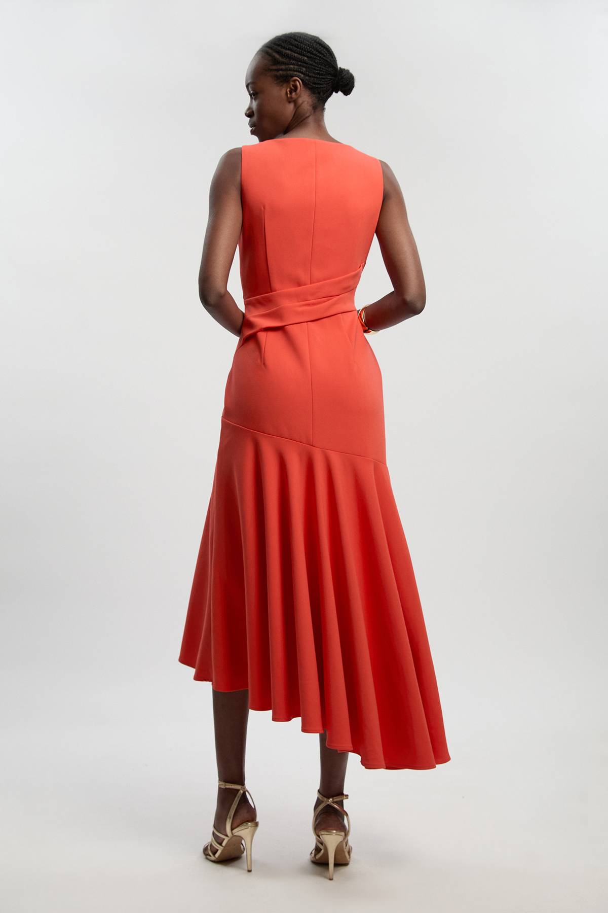 KarenMillen Robe Maxi À Ourlet Asymétrique Avec Bretelles En Tissu Stretch Compact