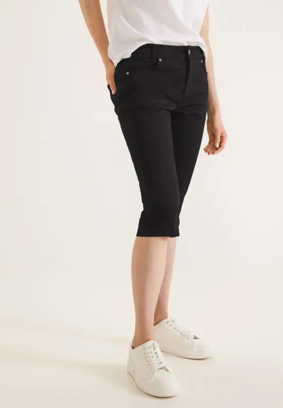Casual Fit Caprihose - Black