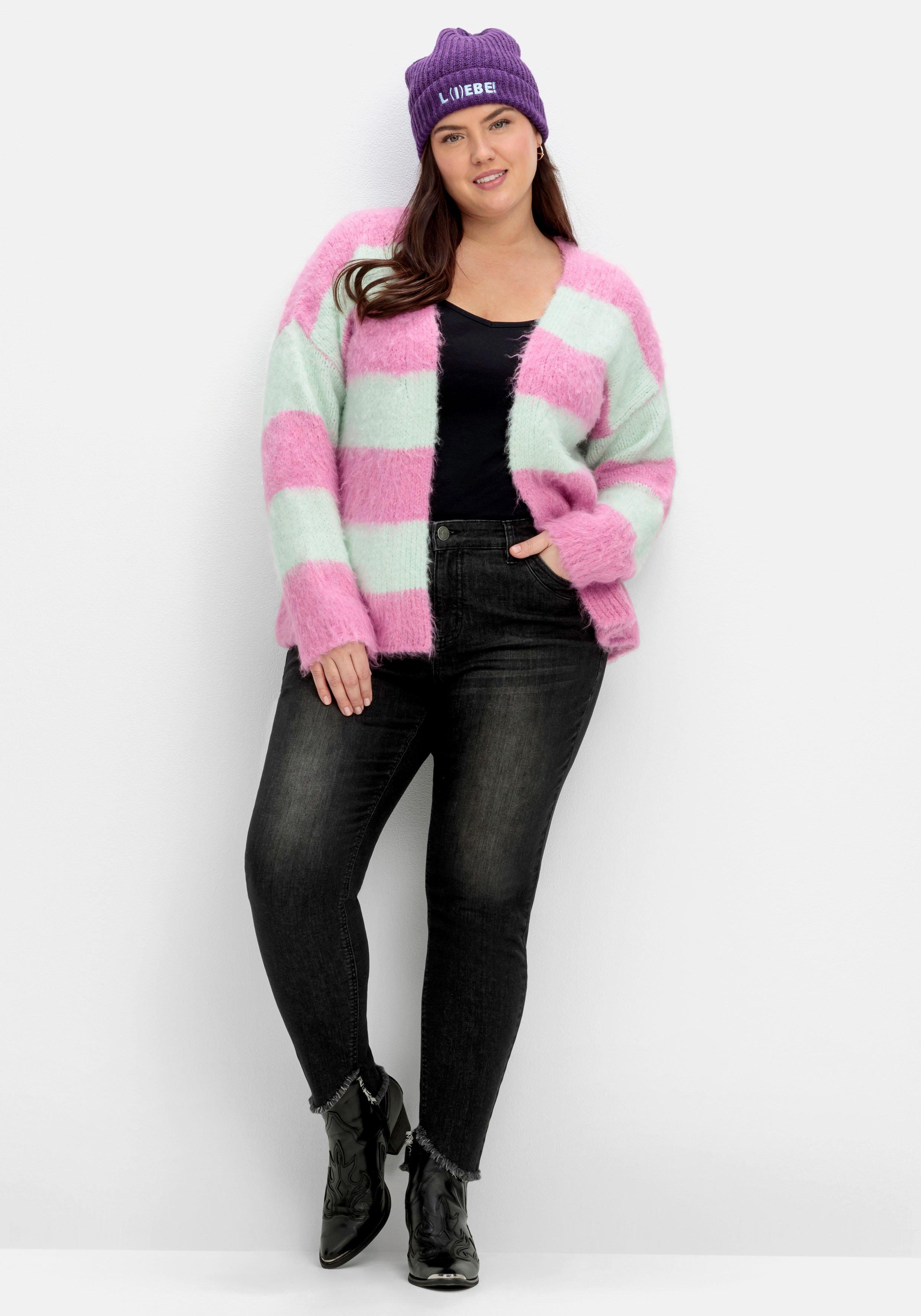 Kurze Strickjacke mit Blockstreifen, flauschige Qualität