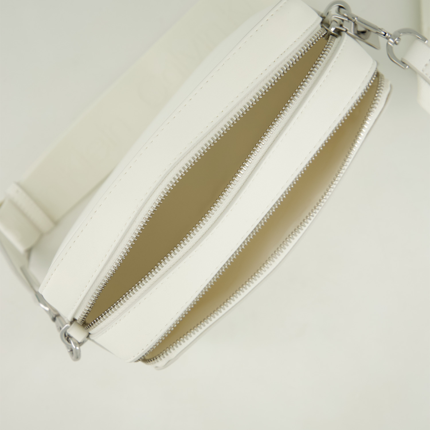 Calvin Klein CK MUST CAMERA BAG