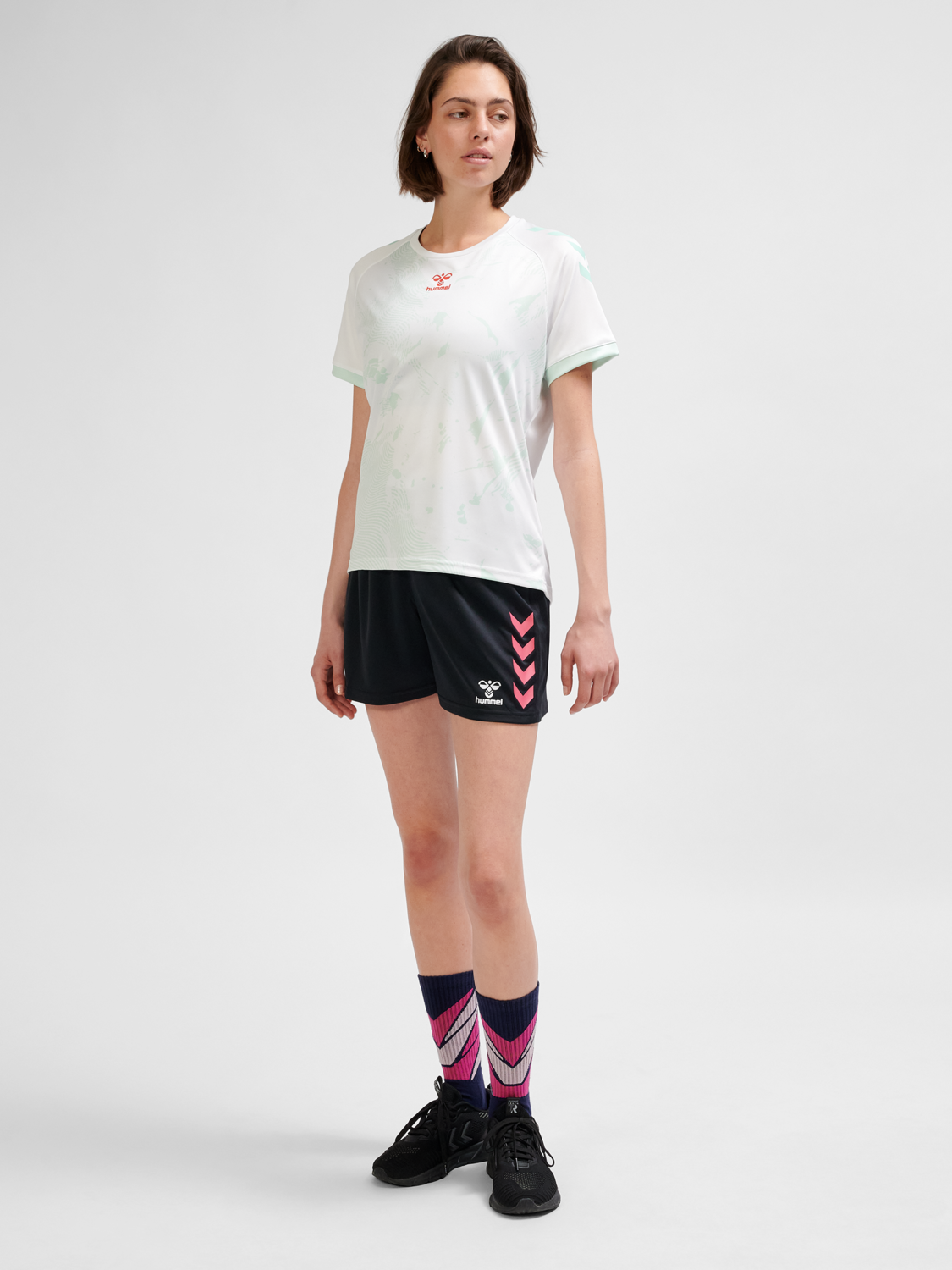 hmlGRAPHIC UNIVERSE SHORTS WOMAN