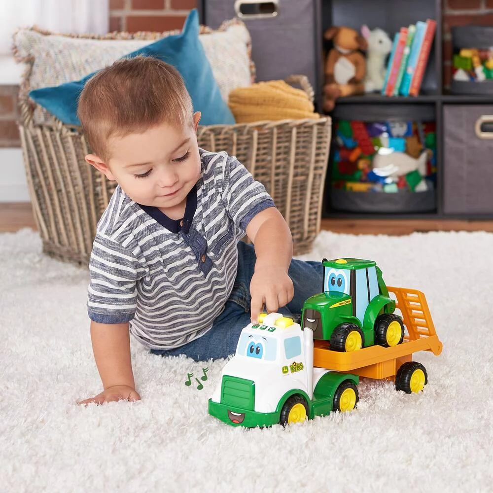 JOHN DEERE - TRACTEUR JOHNNY ET SA DEPANNEUSE