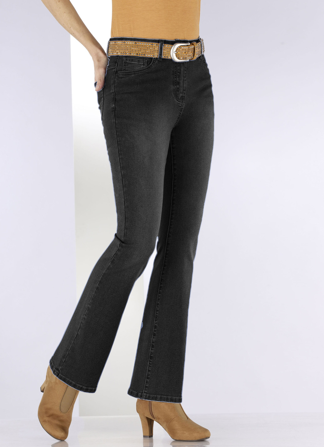 Jeans mit leicht ausgestellter Beinweite