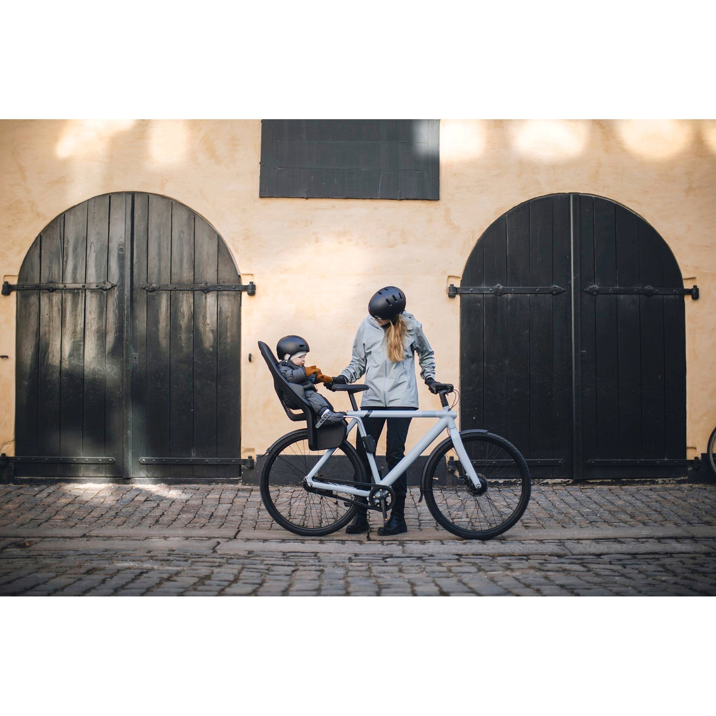 Thule Yepp 2 Maxi Kinderfahrradsitz Black