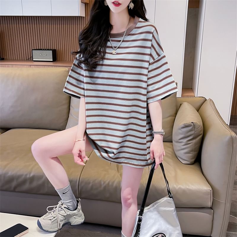 Jewie - Oversized T-shirt met ronde hals en elleboogmouwen en tekst