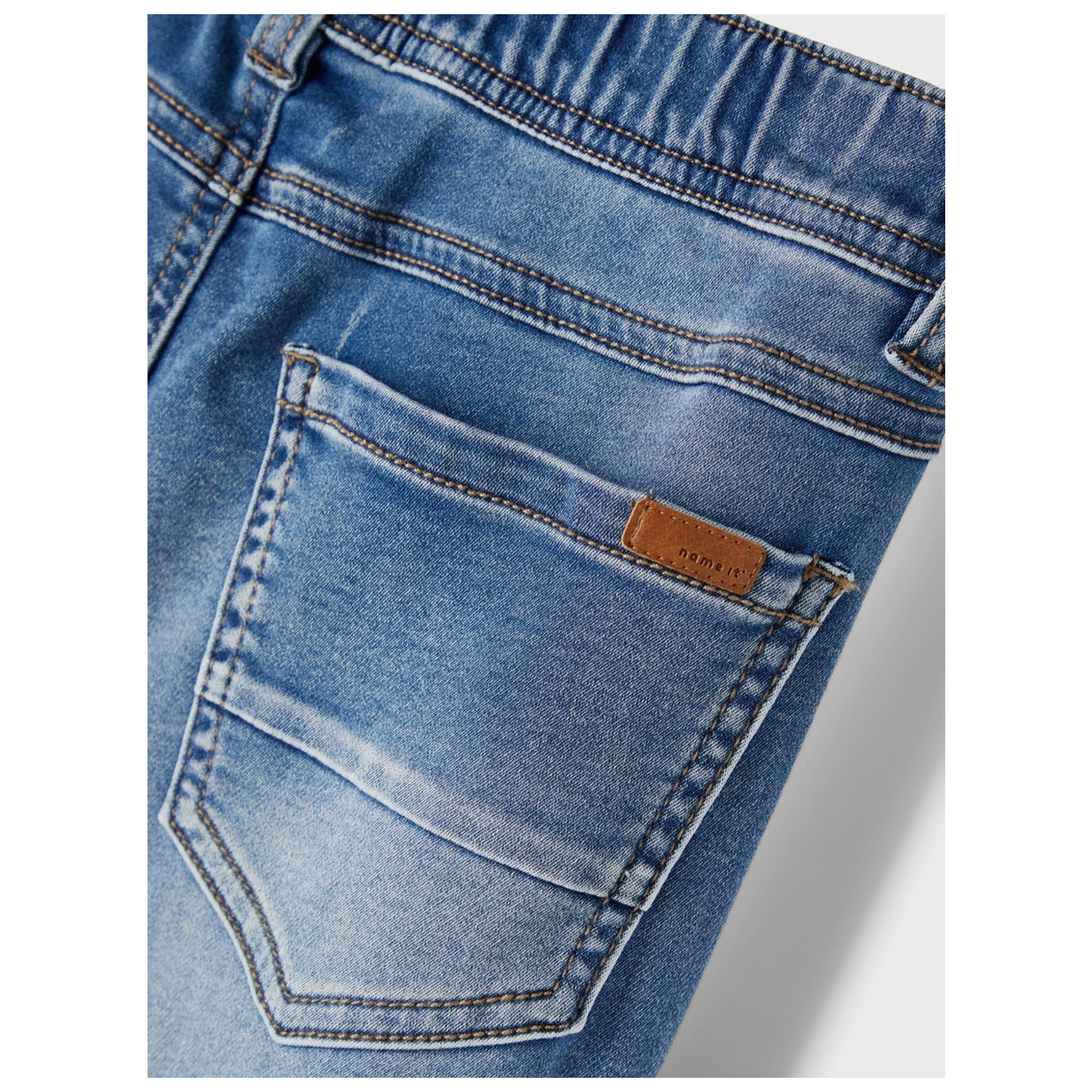 name it NKMROBIN DNMTHAYER SWE JOGGER