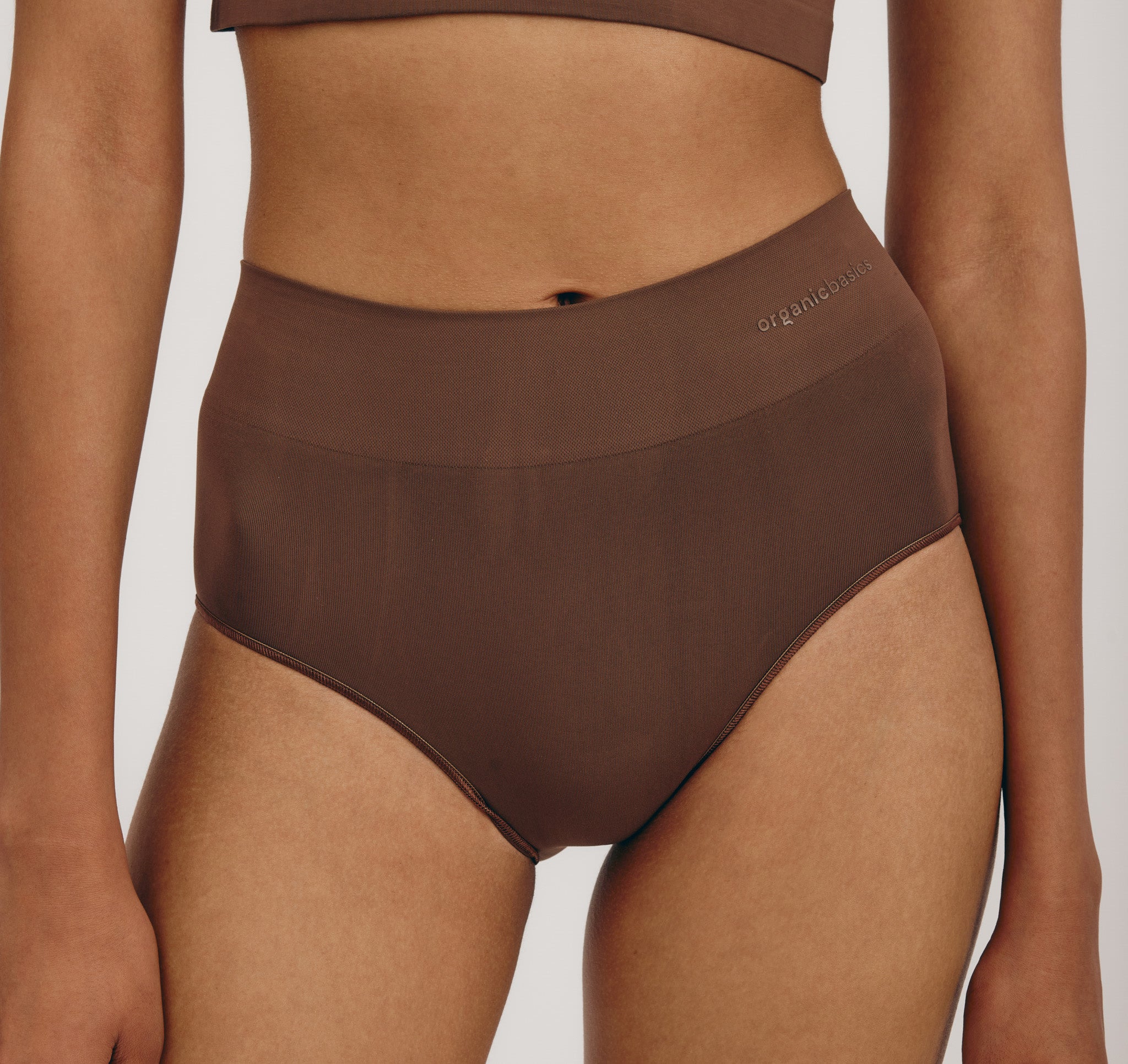 RECYCLED NYLON<br>Smooth Hipster