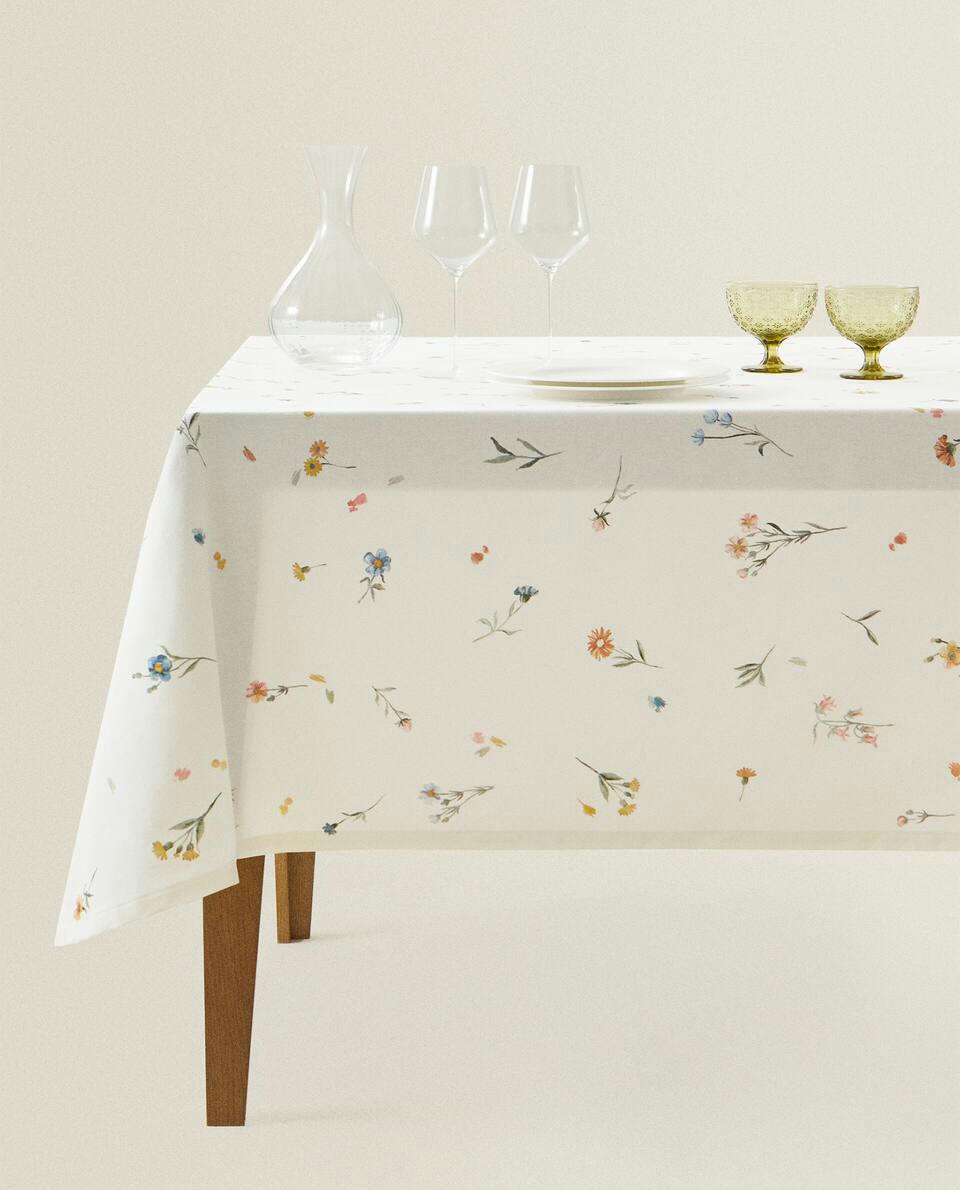 TOALHA DE MESA COM ESTAMPA FLORAL