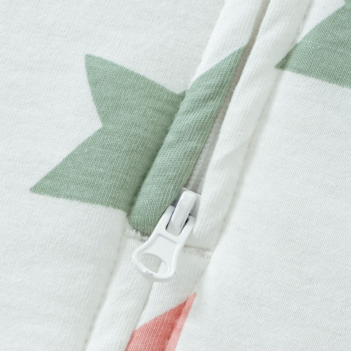 Topomini Baby Schlafsack mit Allover-Muster hellblau / weiss / bunt
