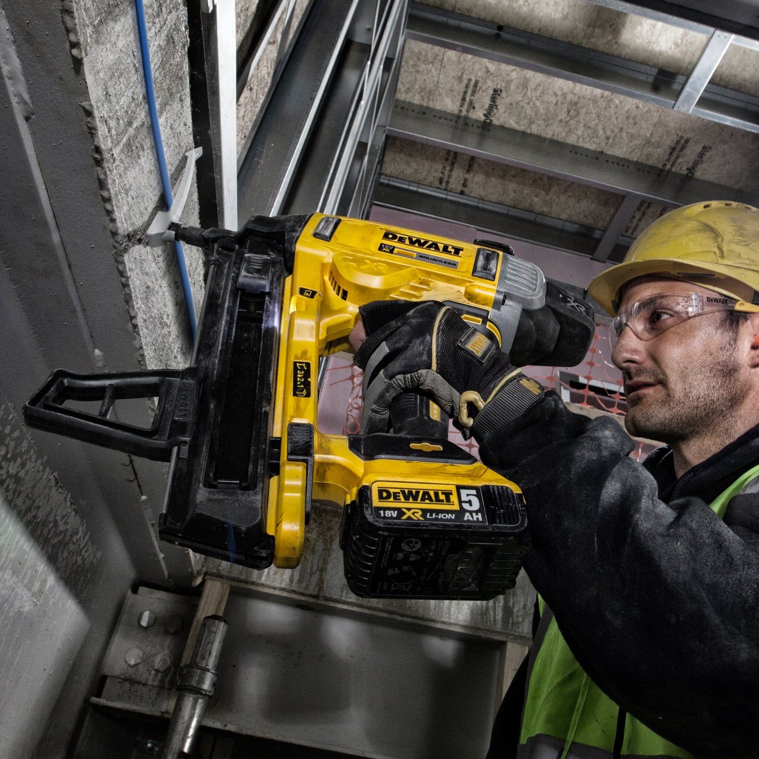 DeWALT DCN890P2 Accu betontacker 18V XR 5.0Ah in koffer