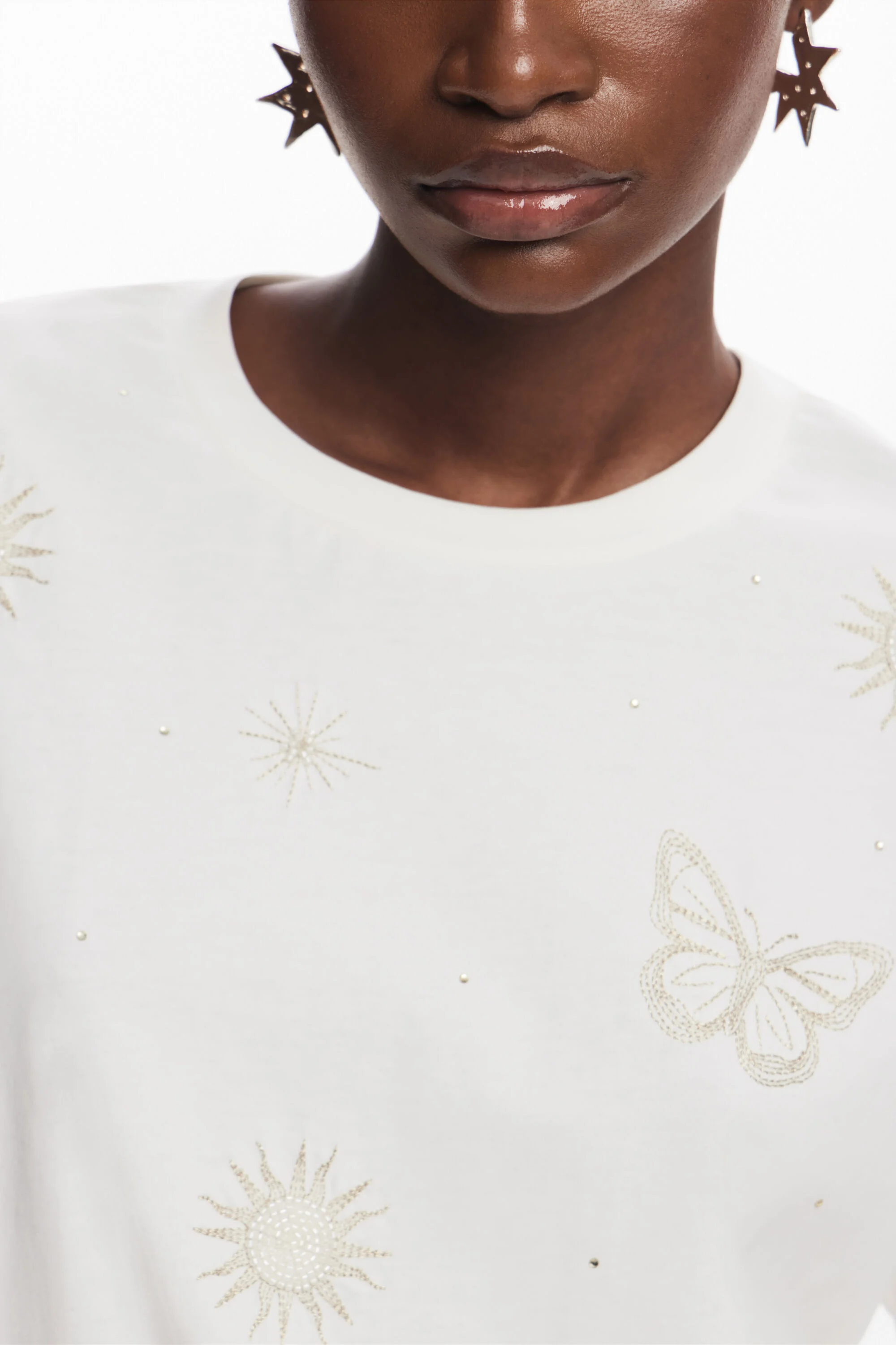 Camiseta com estampa de borboleta
