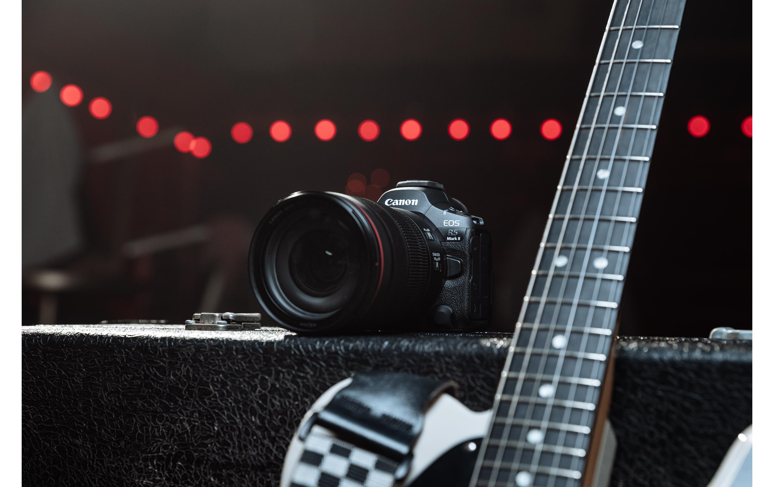 Fotokamera EOS R5 Mark II RF24-105 F4 L IS USM Kit<br>Leistungsstarke Kamera für Fotografen und Filmemacher aller Genres