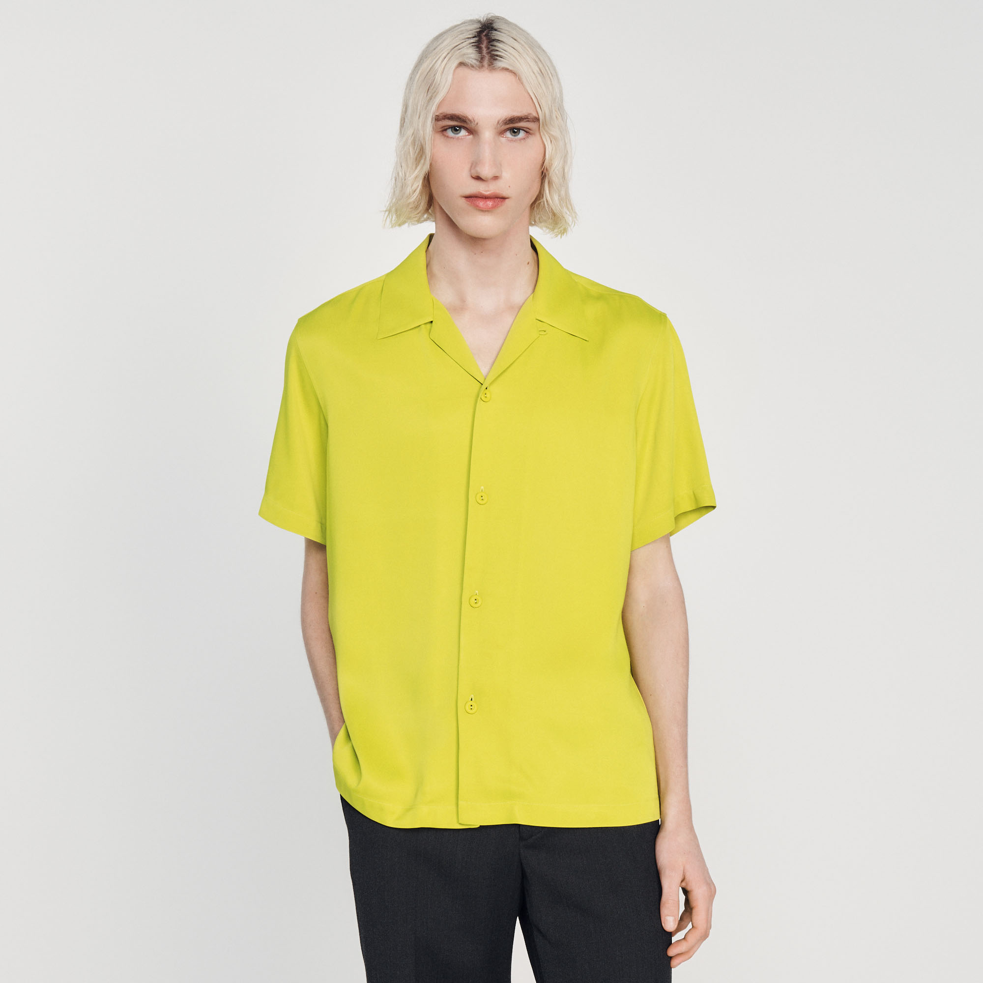 Chemise á manches courtes Homme