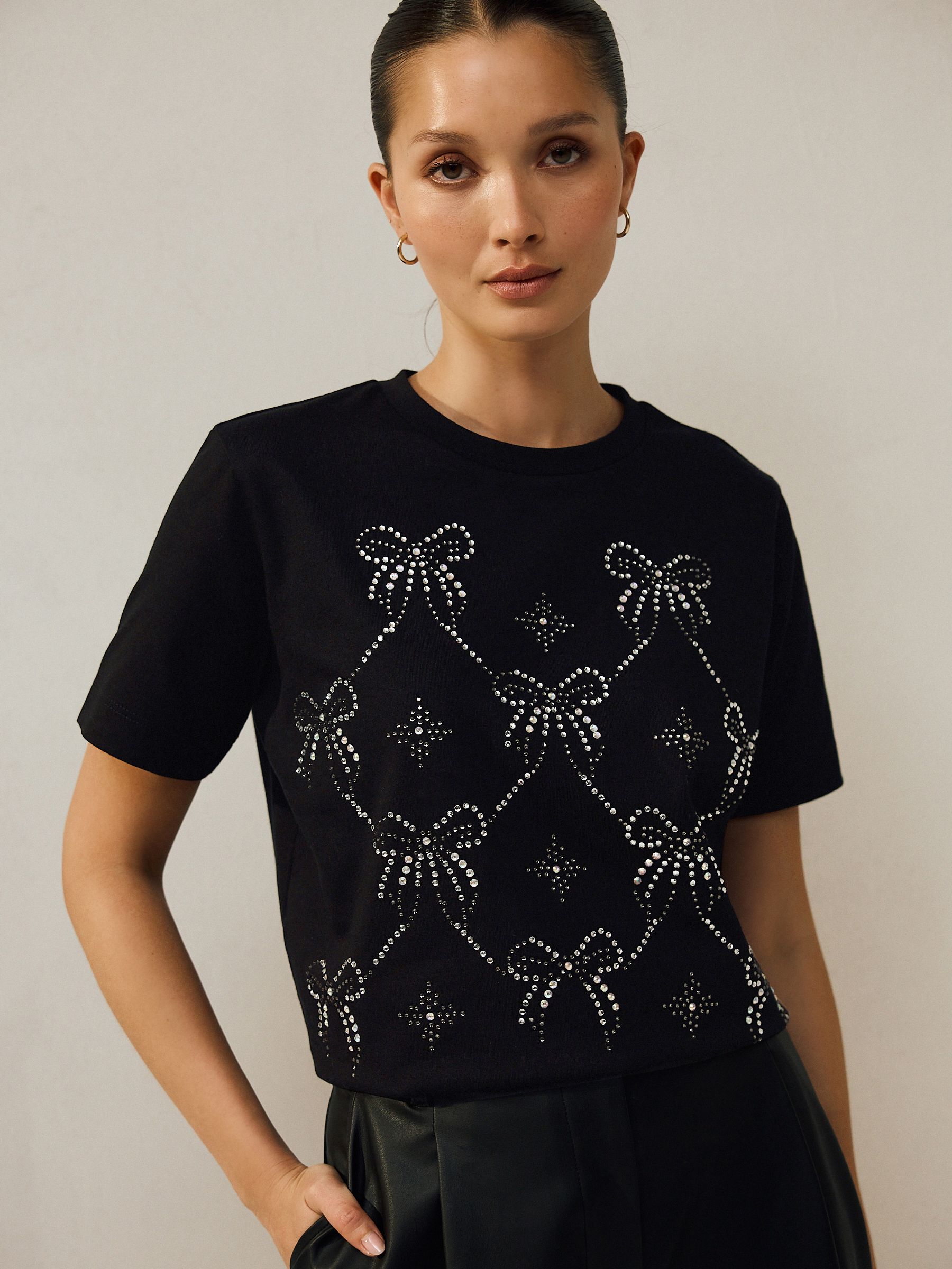Zwart - Embelished Bow Crew Neck T-Shirt