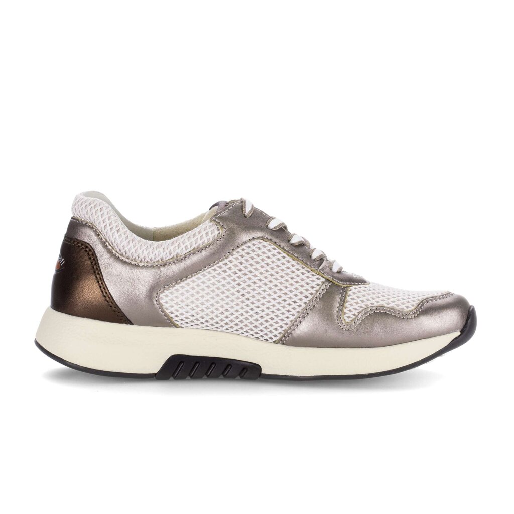 Lage sneaker bruin