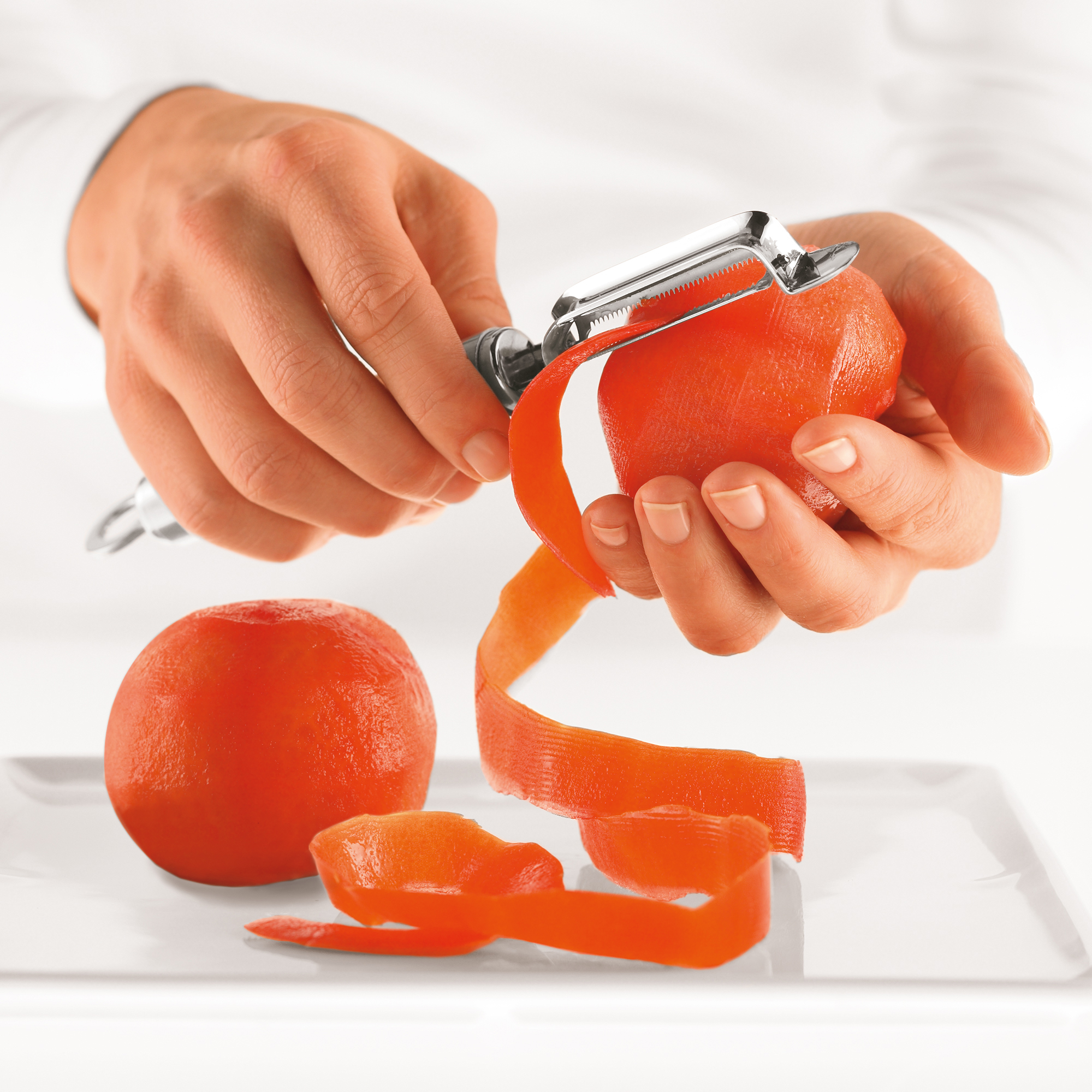 Tomaten- und Kiwischäler