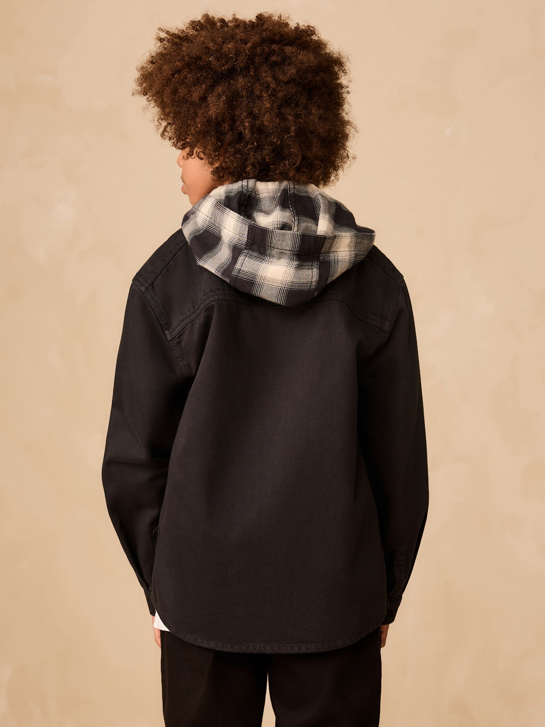 Zwart - Overshirt met capuchon en twill kraag (3-16jr)