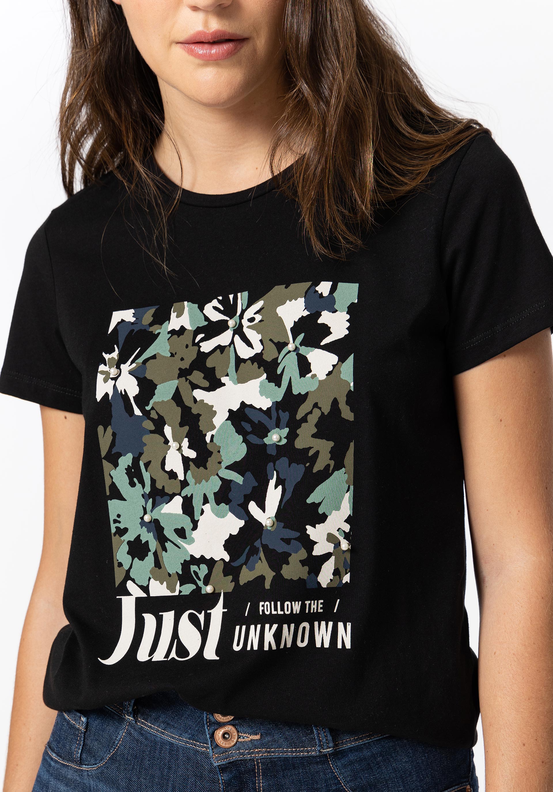T-shirt Estampado Frontal com Aplicações