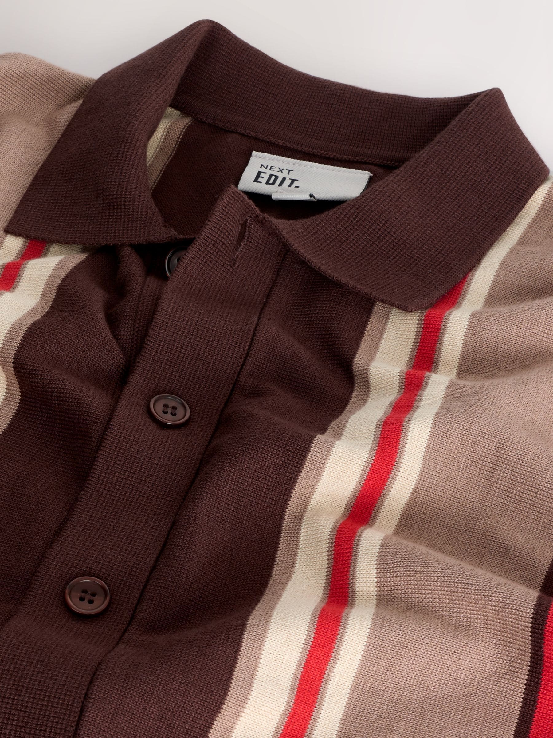 Bruin - EDIT gestreept vest met knopen en lange mouwen