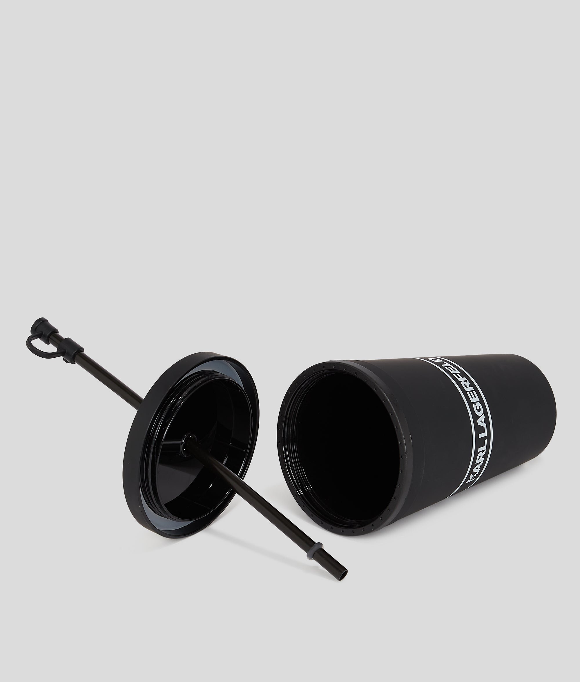 To-go cup met logo