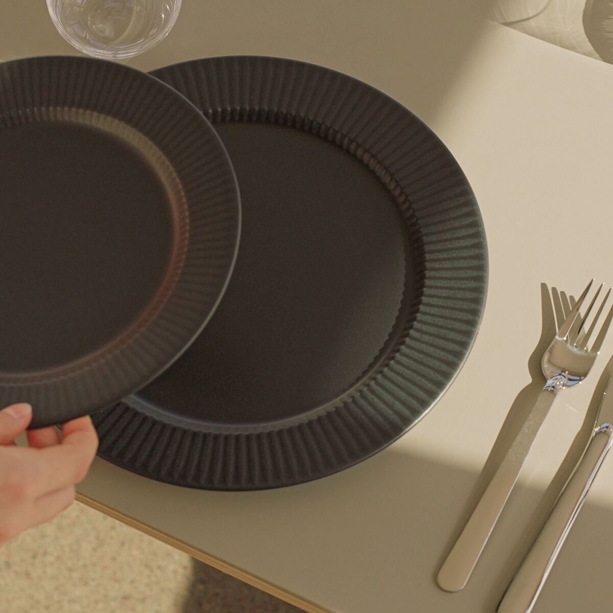 Legio Nova Svart middagstallerken 25 cm