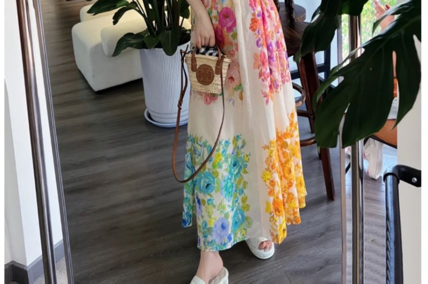 Saccharine - Mouwloze maxi-zonjurk met ruches, V-hals en bloemenprint