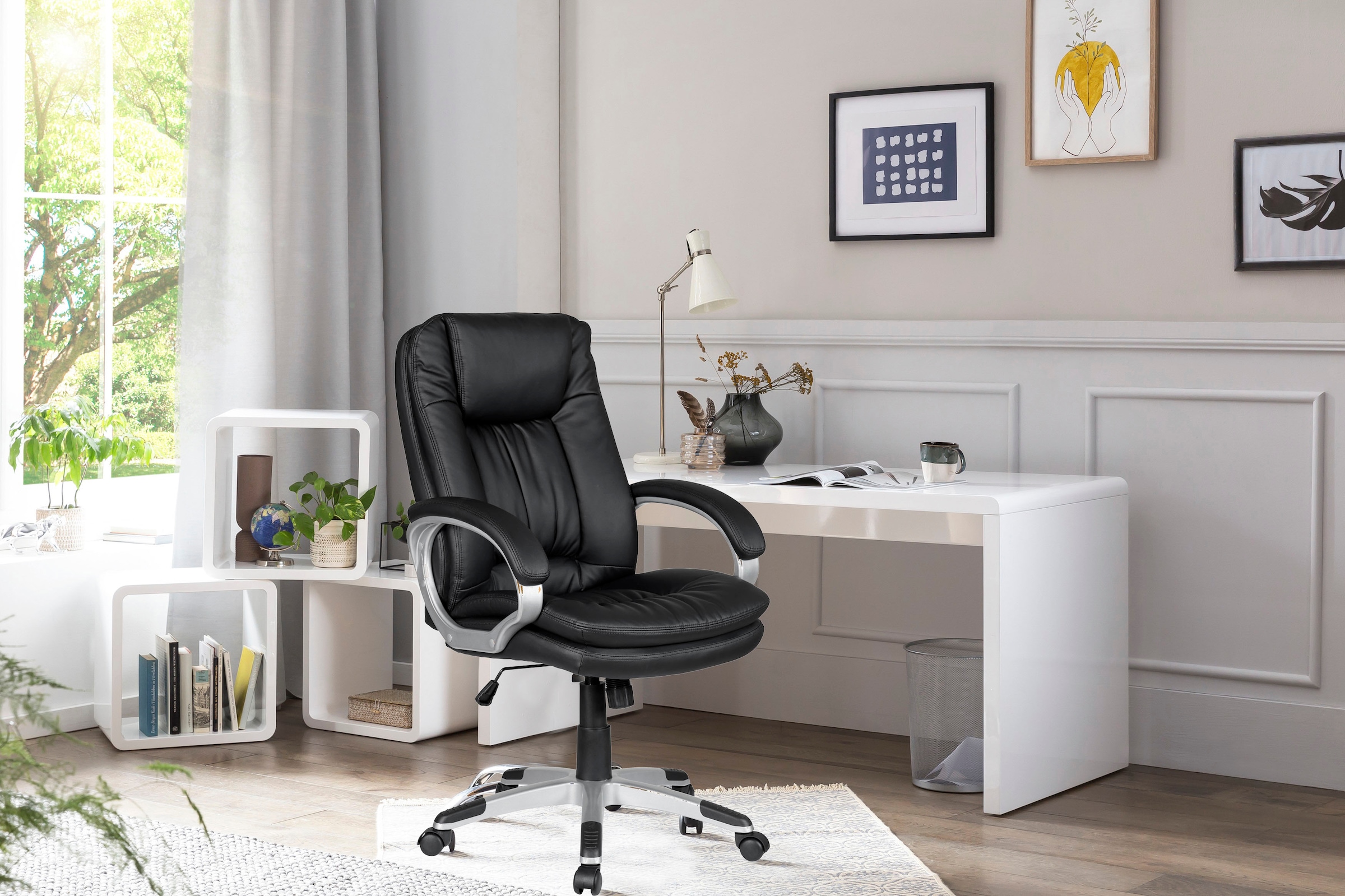 SalesFever Schreibtischstuhl »Ergonomischer Bürostuhl« () Komfortabler Drehstuhl für effizientes Führungsstil