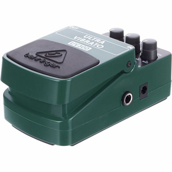 Behringer UV300 Ultra Vibrato Bodeneffekt