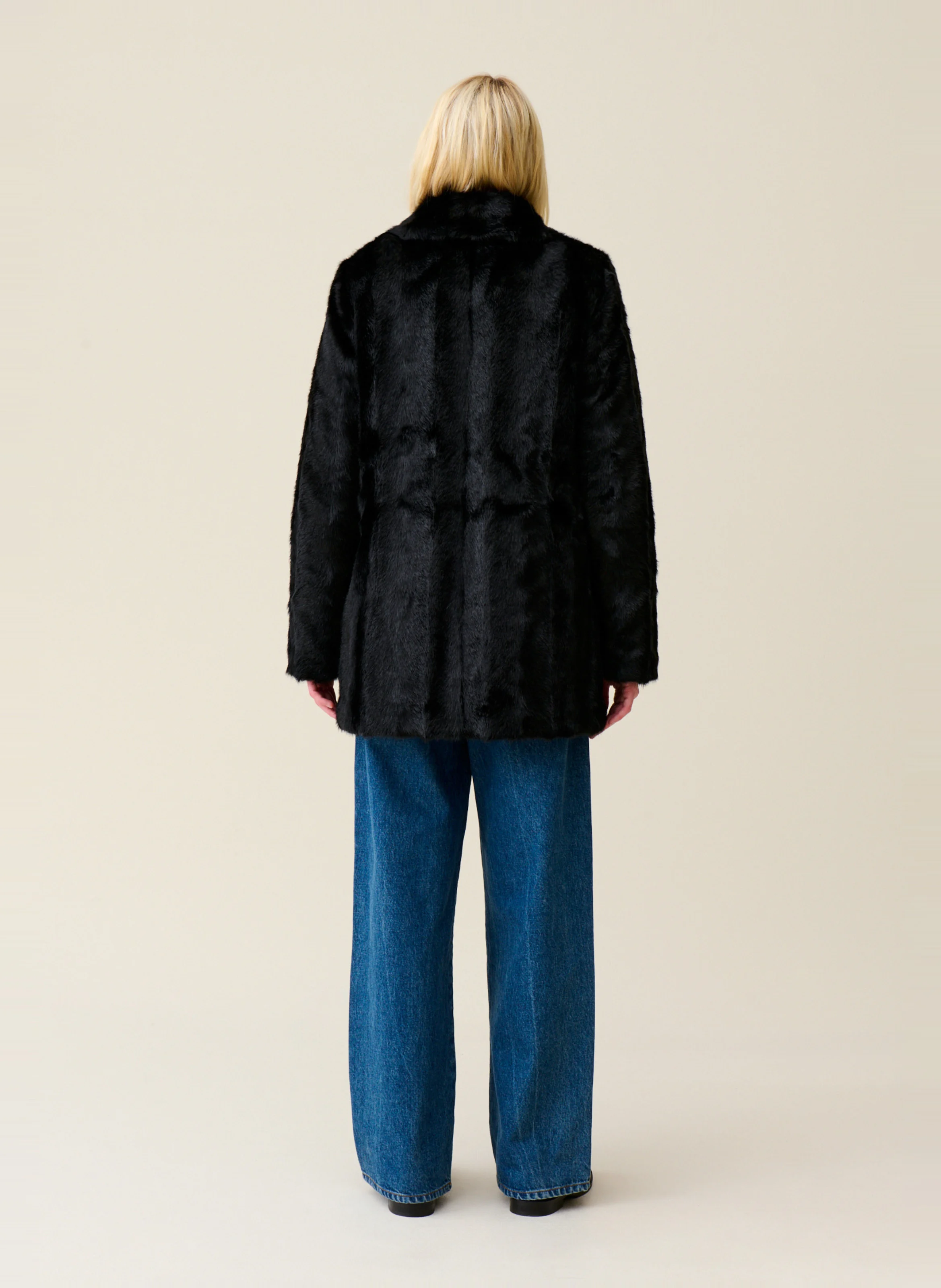 Manteau mi-long effet fourrure | Noir
