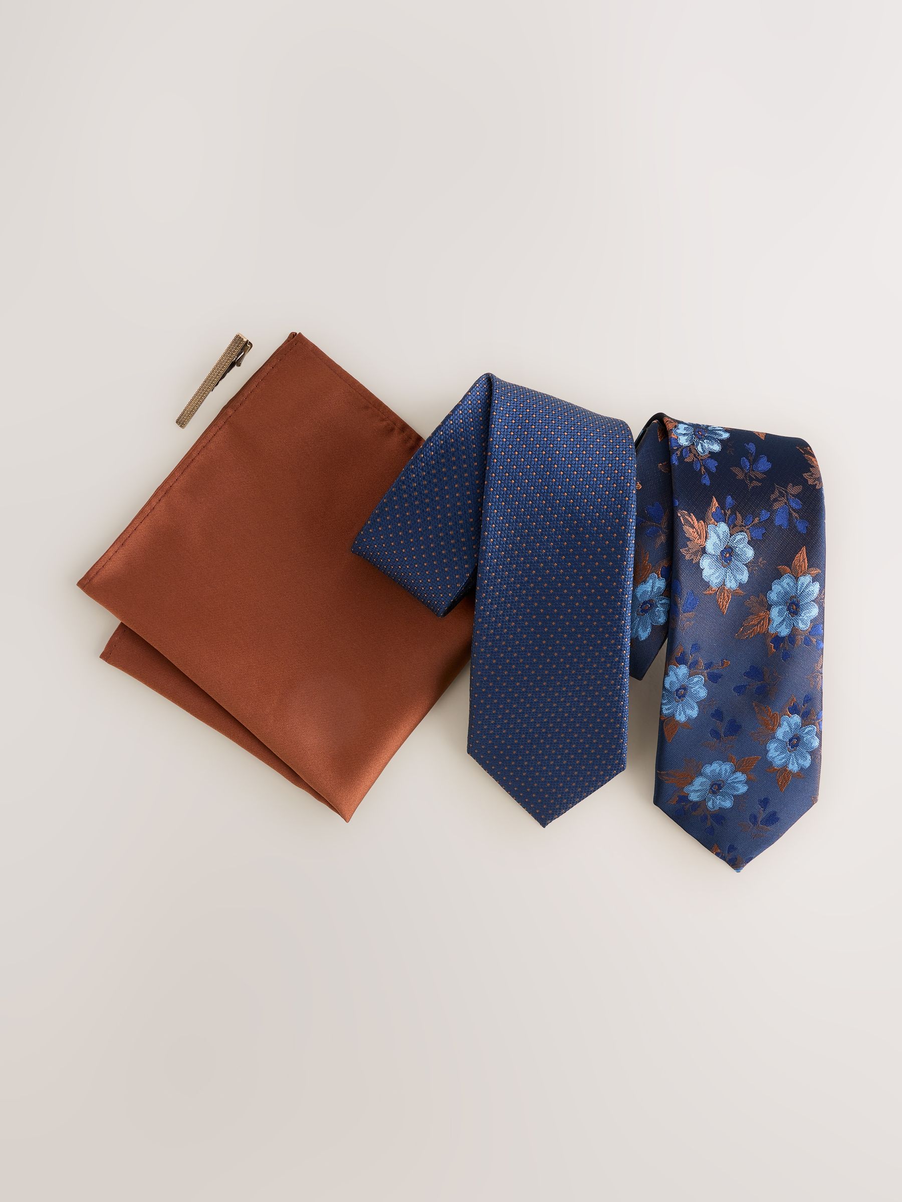Marineblauw met bloemen - 2 stropdassenpakket
