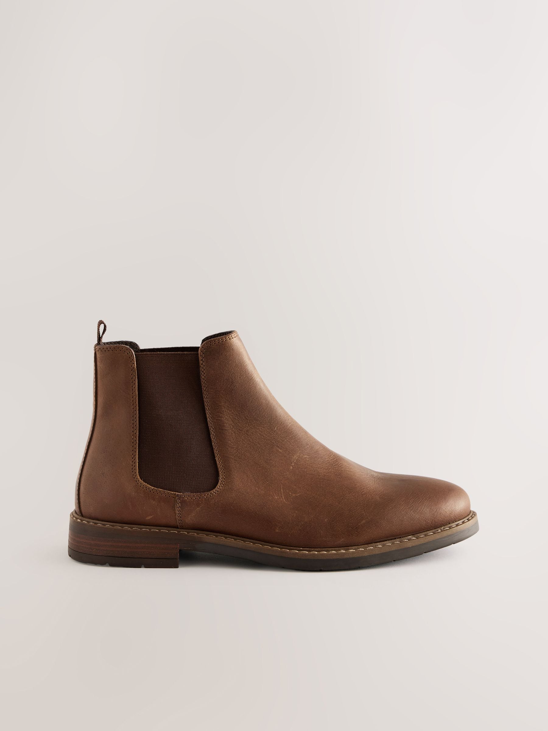 Bruin - Waxy Leather Chelsea Boots