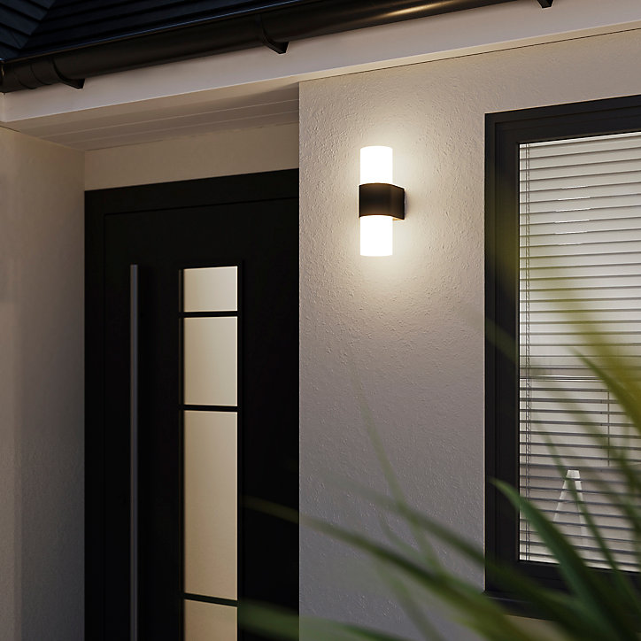 Applique murale LED intégrée Hurston 1000lm 12W IP44 GoodHome noir