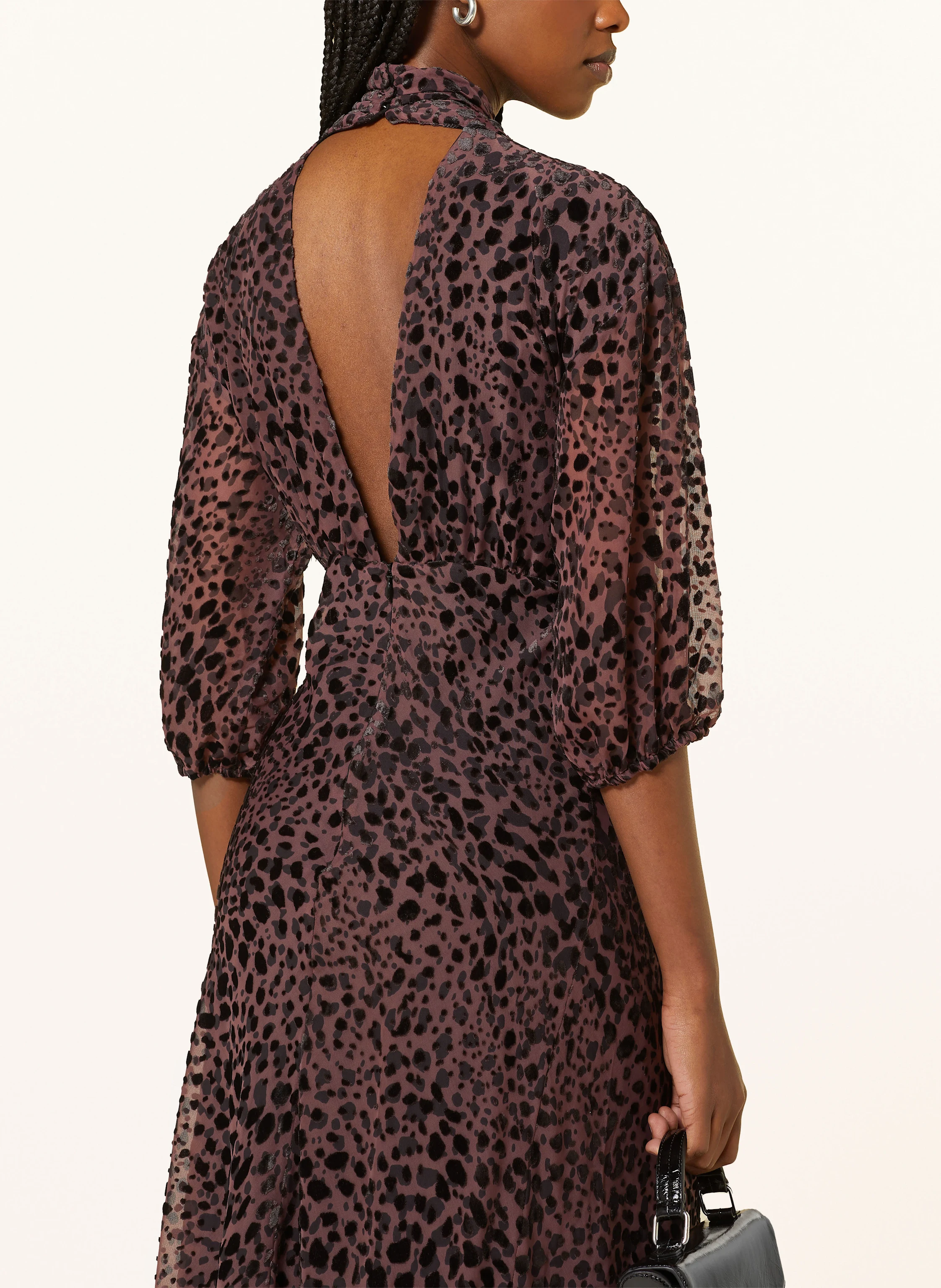 ba&sh Schluppenkleid DUNY mit Cut-out und 3/4-Arm