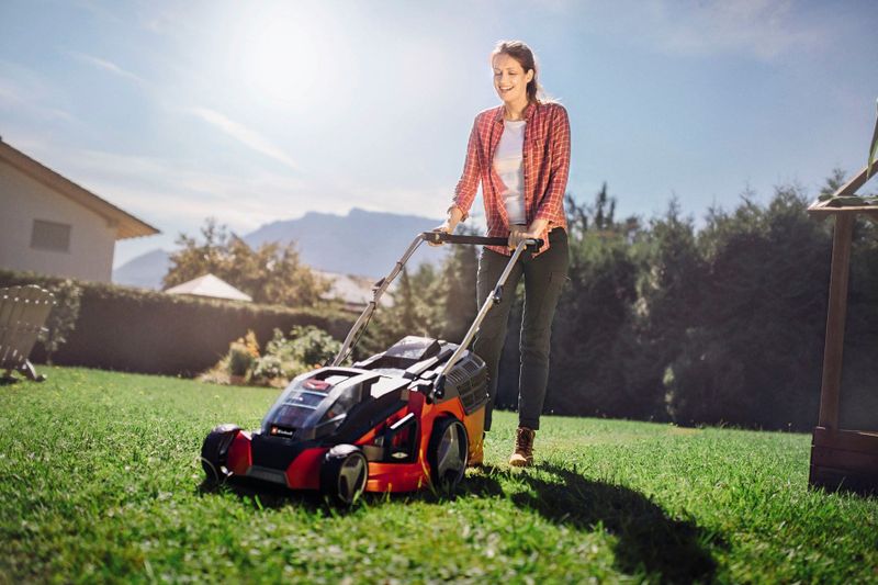 Einhell - Accu Grasmaaier GE-CM 43 Li M - Power X-Change - 43 cm Snijbreedte - 2x 4,0 Ah Accu
