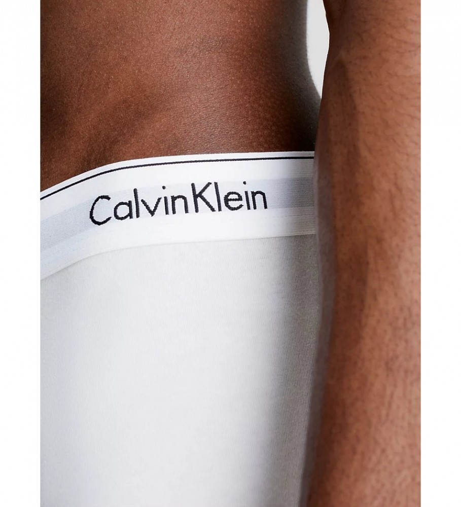 Cuecas boxer Calvin Klein, pacote com 3 unidades, brancas.