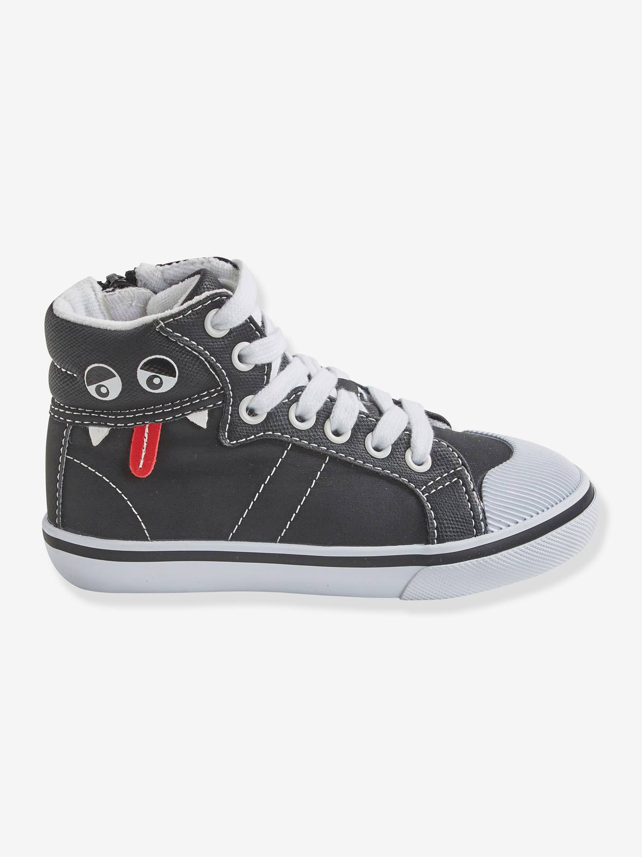Tênis de cano alto para meninos, modelo especial com design diferenciado, preto liso com detalhes estampados.