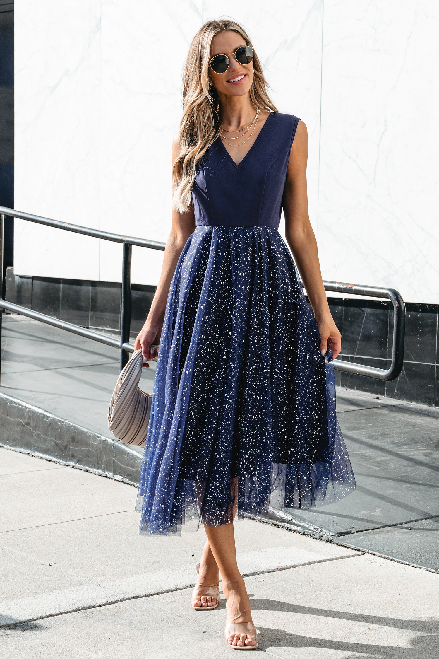 Robe midi à col en V en tulle