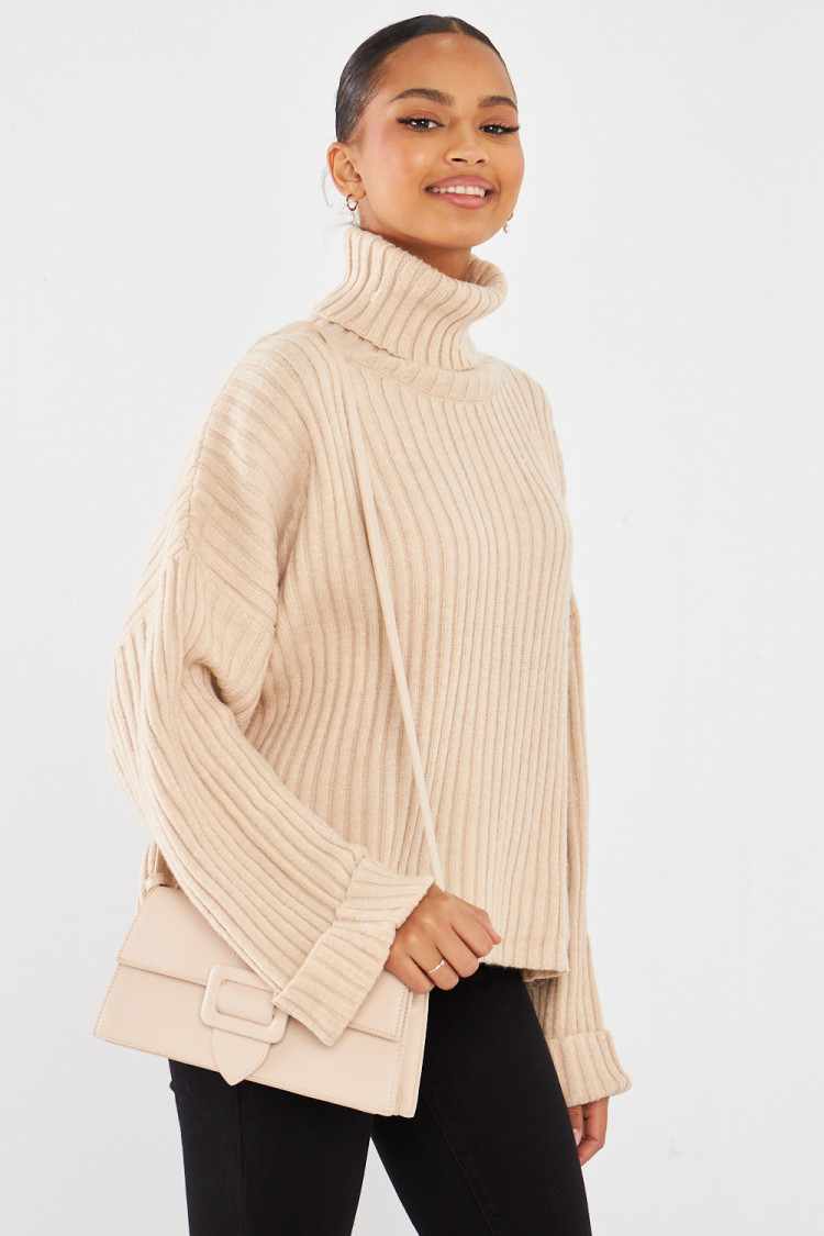 Pull côtelé à col roulé beige
