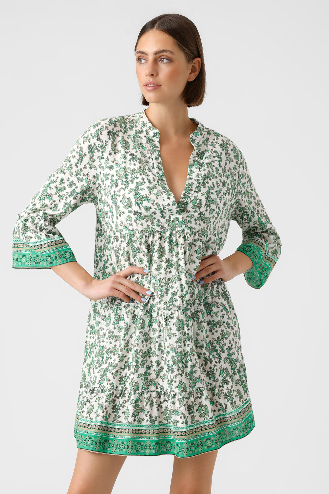 Vestido curto de manga 3/4 - Verde