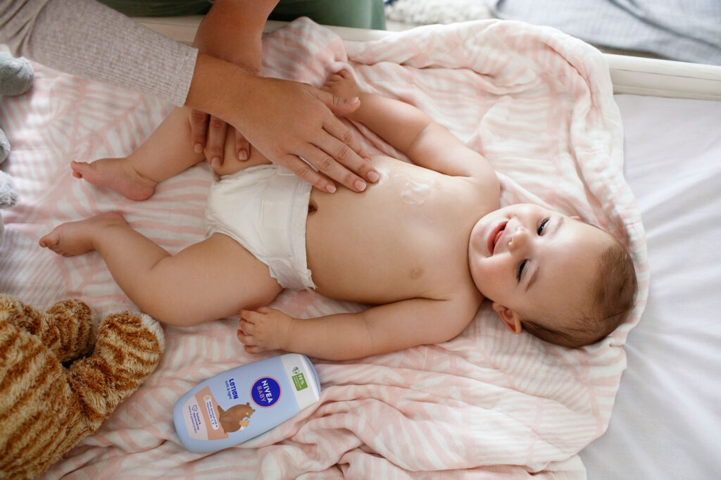 (200ml) Lotion Sanft & Leicht Baby Pflege Creme Körperlotion mit Mandelöl / Vitamine (80519)
