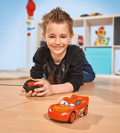 Jada Ferngesteuert Auto - Cars Lightning McQueen - 1:32