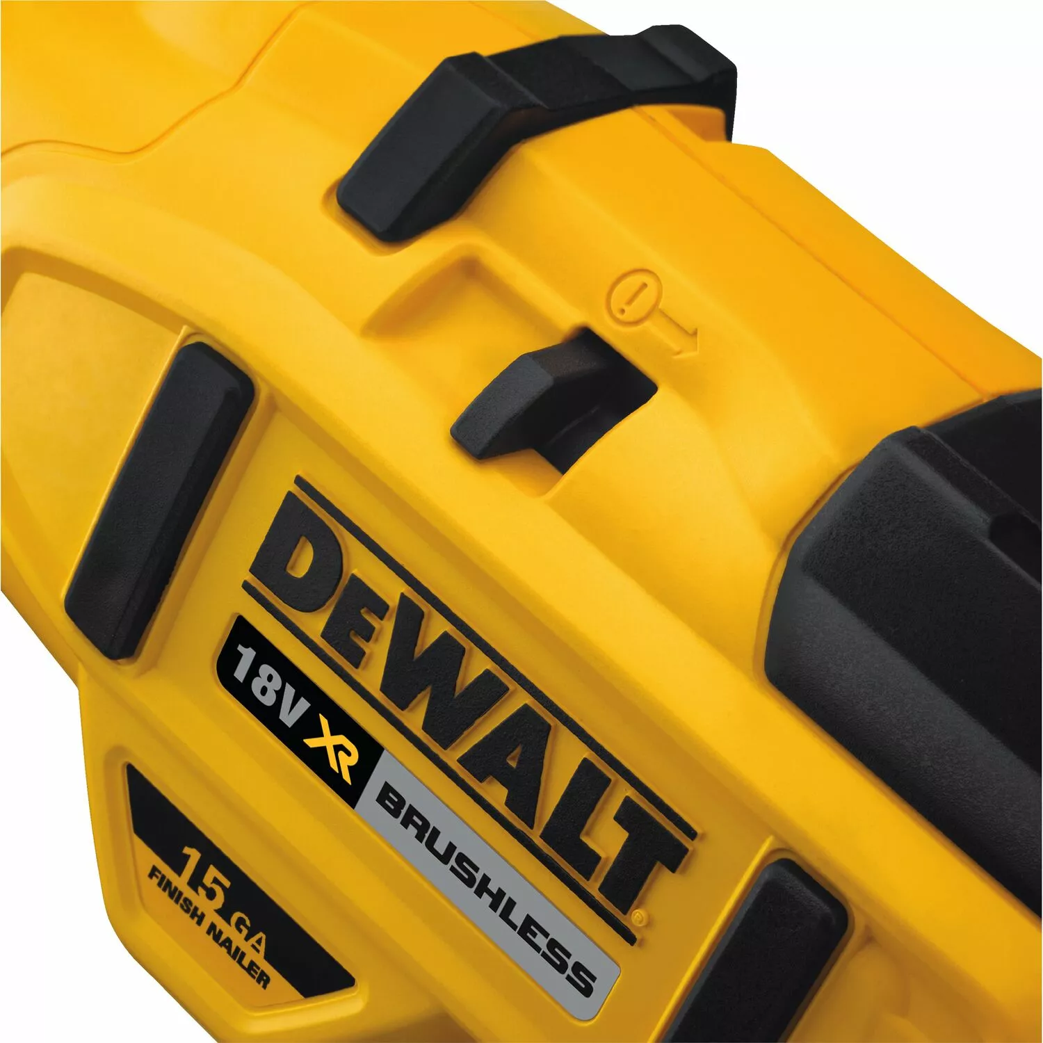DeWALT DCN650P2 18V Li-Ion accu afwerktacker (2x 5.0Ah accu) in TSTAK