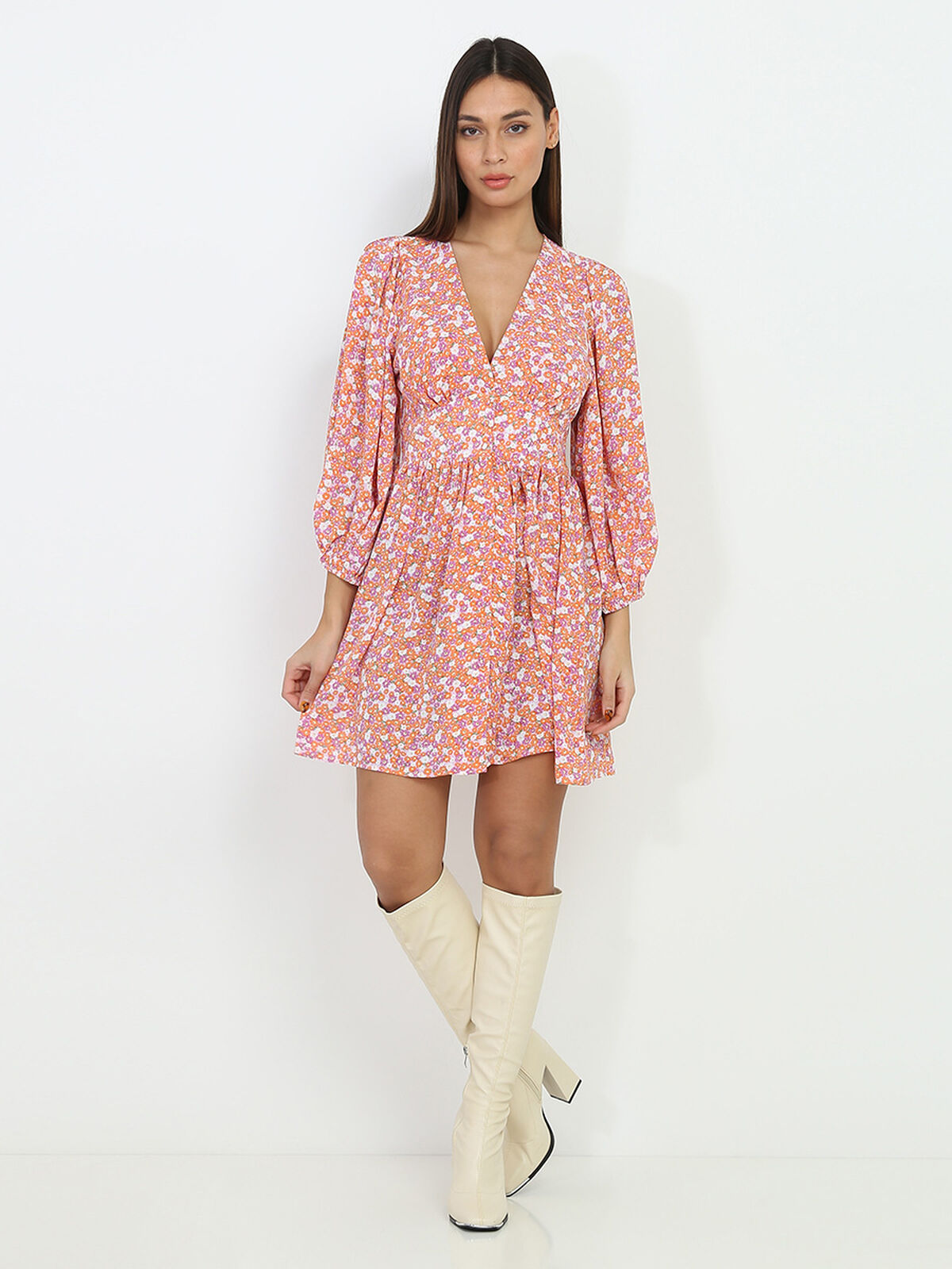 Robe patineuse à fleurs et boutons- Rose