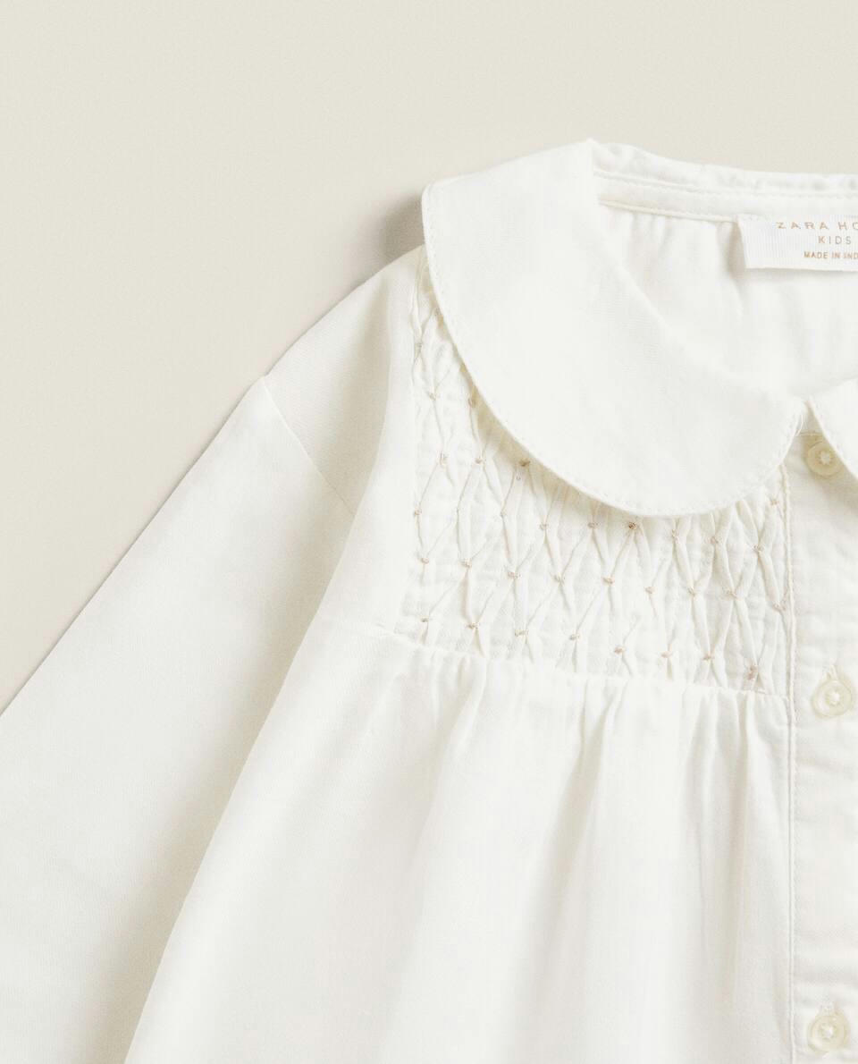 Conjunto de pijama infantil com bordado