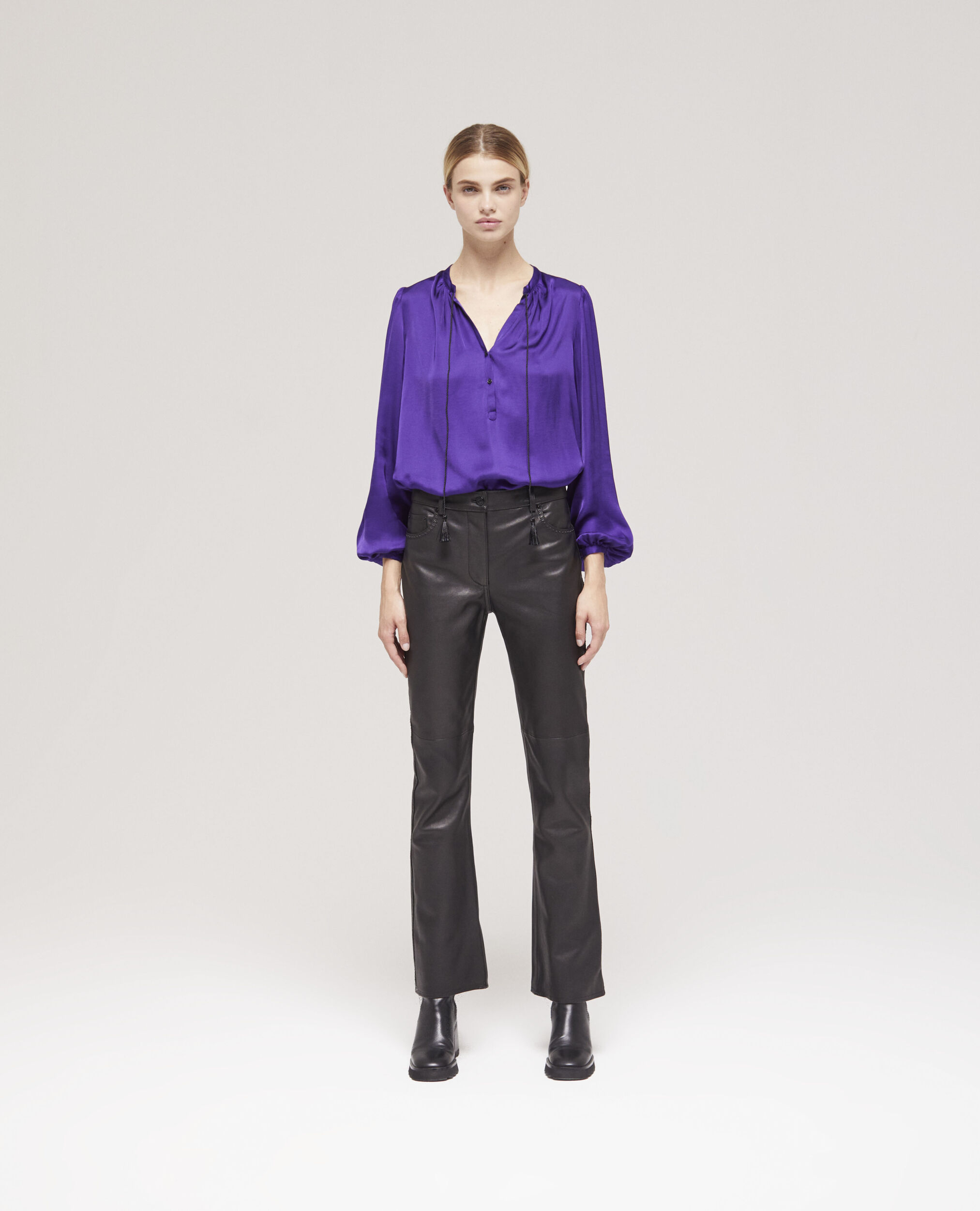 Pantalon en cuir à studs noir