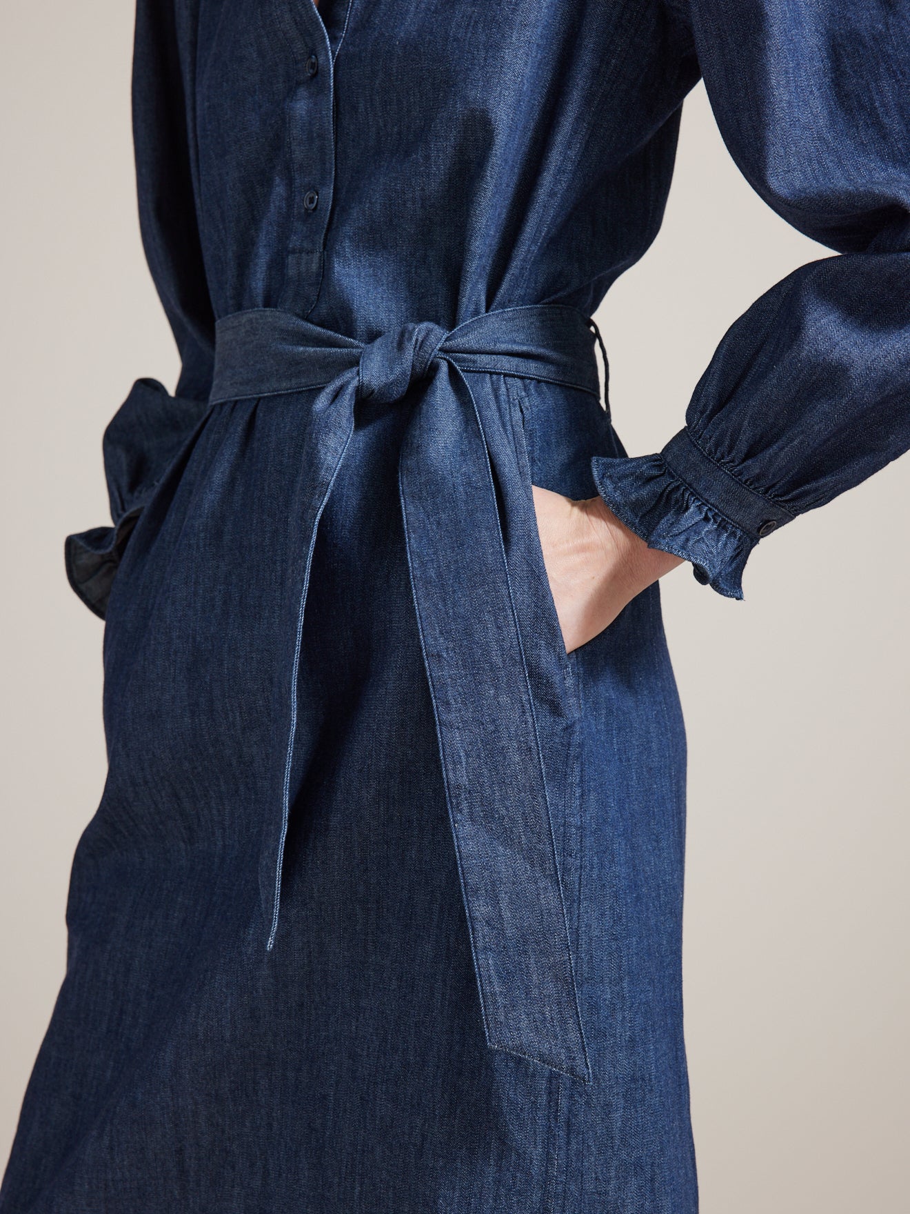 Robe-chemise col froufrou femme en chambray